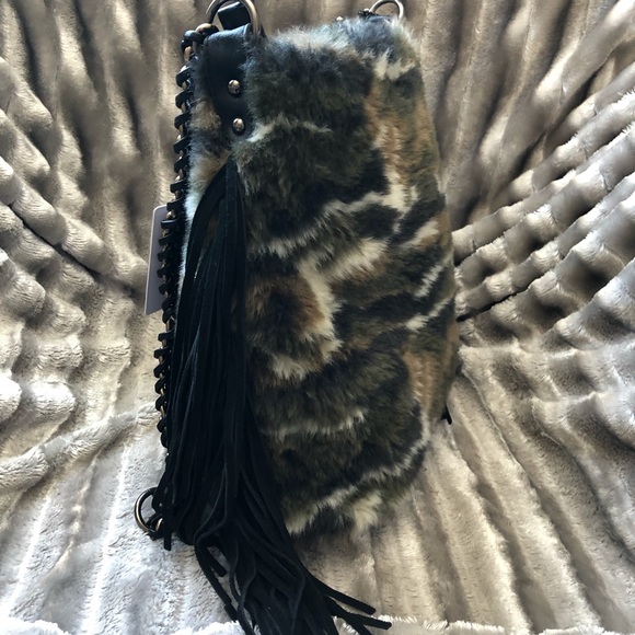 Camouflage 👜 Fringe and Faux Fur Purse NWT - Picture 6 of 10